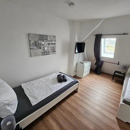 Apartment 3 Moderne 2-zimmer-apartments Mit Wlan & Parkplatz, Perfekt Fuer Familien & Gruppen