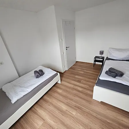 3 Moderne 2-zimmer-apartments Mit Wlan & Parkplatz, Perfekt Fuer Familien & Gruppen Magdeburg