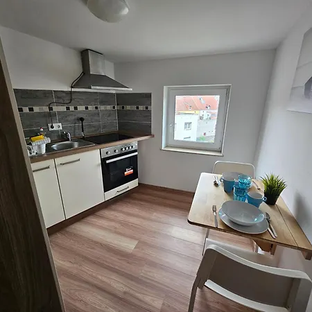 3 Moderne 2-zimmer-apartments Mit Wlan & Parkplatz, Perfekt Fuer Familien & Gruppen Apartment *