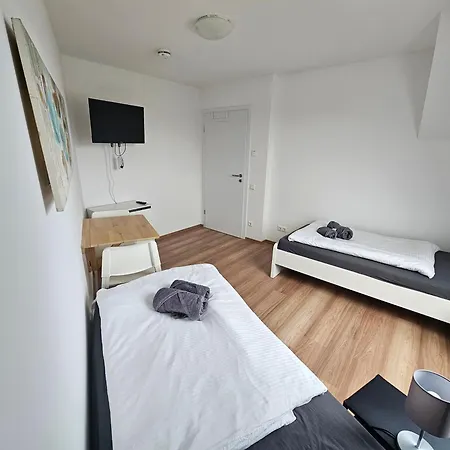 3 Moderne 2-zimmer-apartments Mit Wlan & Parkplatz, Perfekt Fuer Familien & Gruppen Magdeburg